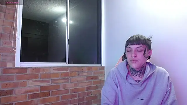 Snapshot of charlotbelucci_ chatting on November 2025 06:55:01 AM charlotbelucci online show from November 2025 06:55:01 AM