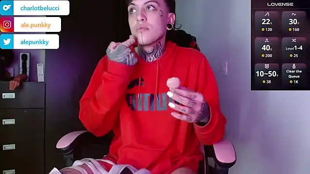 Snapshot of charlotbelucci_ chatting on November 2025 10:20:01 AM charlotbelucci online show from November 2025 10:20:01 AM