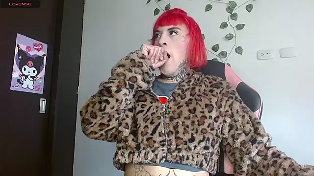 charlotbelucci  online show from April 2026 05:13:02 PM