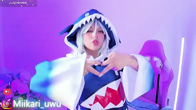 Ahri Elderwood online show from December 2025 05:05:01 AM