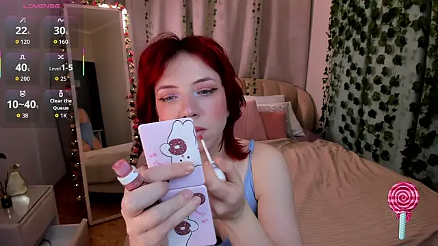 Love is Lola online show from October 2025 11:53:01 PM