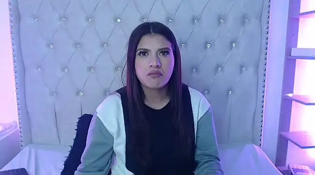 Snapshot of Abril_Squirt chatting on March 2025 07:47:02 AM Abril Squirt online show from March 2025 07:47:02 AM