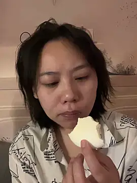 Eliza-E online show from February 2026 11:30:01 PM