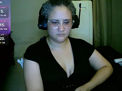 Snapshot of lolalicious_758 chatting on September 2025 12:22:02 AM lolalicious 758 online show from September 2025 12:22:02 AM