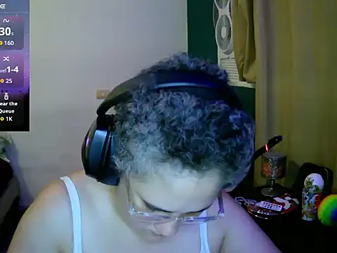 Snapshot of lolalicious_758 chatting on September 2025 12:44:02 AM lolalicious 758 online show from September 2025 12:44:02 AM