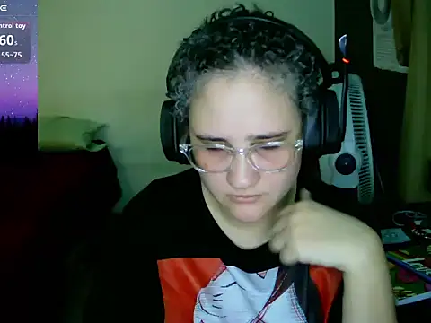 Snapshot of lolalicious_758 chatting on October 2025 11:02:01 PM lolalicious 758 online show from October 2025 11:02:01 PM