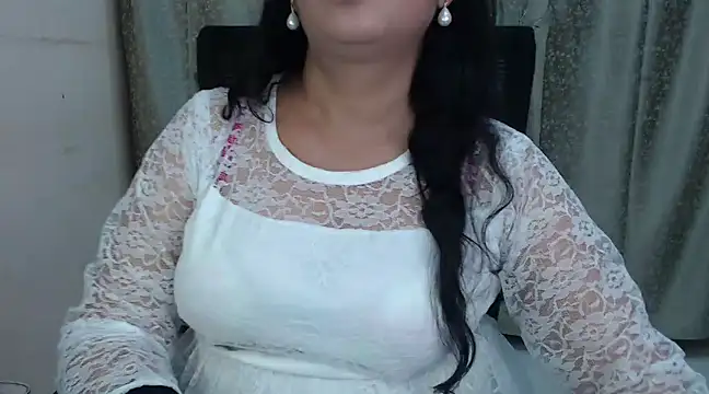 Snapshot of Inviting_Aanya chatting on December 2024 04:42:01 PM Inviting Aanya online show from December 2024 04:42:01 PM