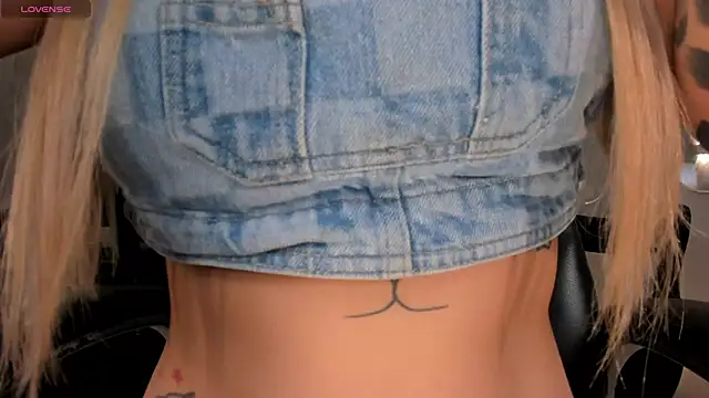 HannaConnor  online show from November 2025 08:54:02 PM