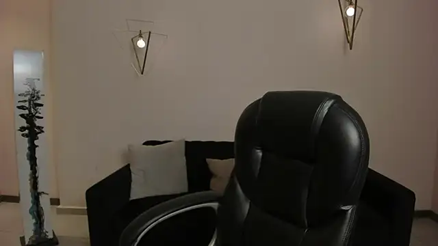 AliceHarper  online show from April 2026 06:05:02 PM