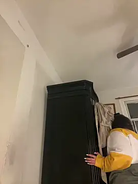 holyeroticss online show from January 2025 11:48:01 PM