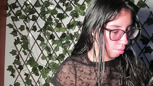 CoralineSanchez online show from October 2025 11:42:02 PM