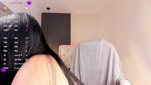 aliscollins  online show from October 2025 01:48:02 AM