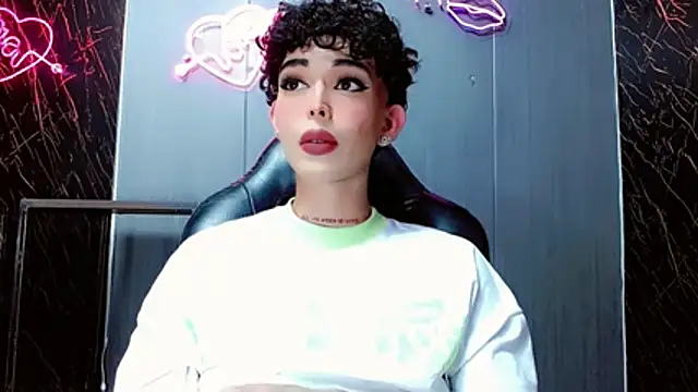 Marian LV online show from November 2025 11:26:01 PM