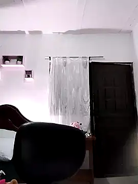 lunanataly online show from January 2025 03:54:01 PM