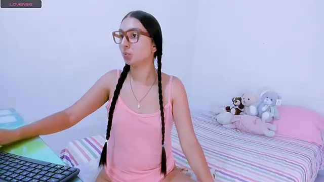 Alyson0001 online show from October 2025 07:09:02 PM