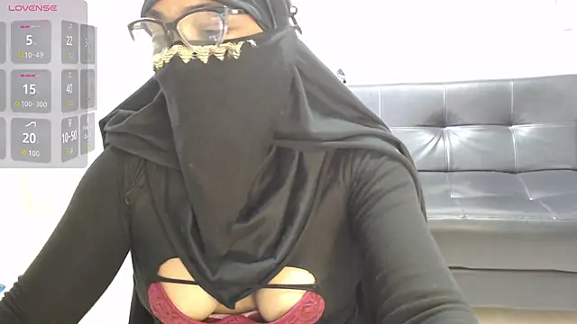 Aaliyah brown online show from September 2025 03:03:01 PM