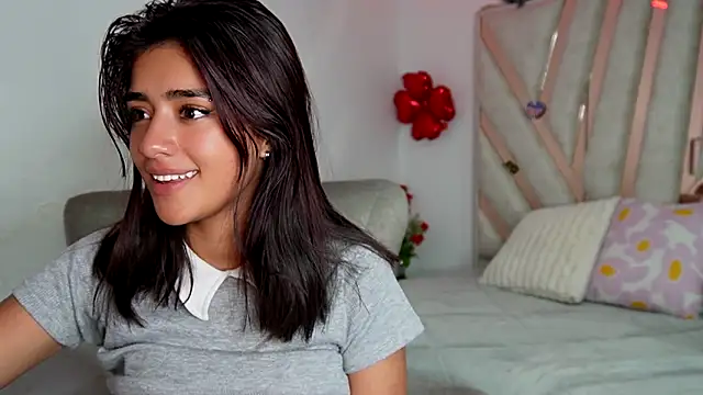 Snapshot of Rebecca_055 chatting on February 2025 11:04:02 PM Rebecca 055 online show from February 2025 11:04:02 PM