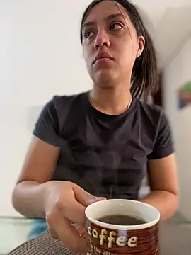 Salome golvert online show from February 2025 03:39:01 PM