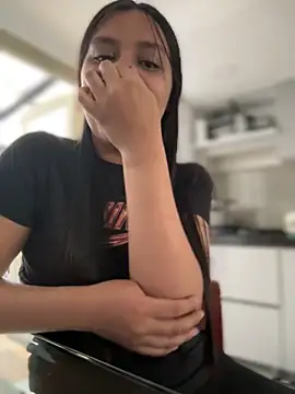 Salome golvert online show from September 2025 08:56:01 PM