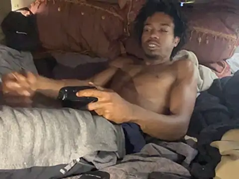 SlimeCrownzOut5 online show from March 2026 07:21:02 PM