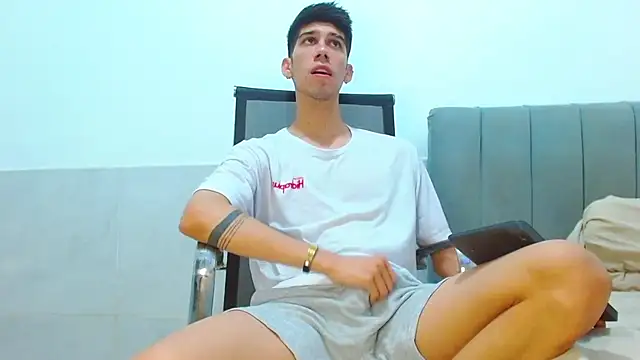 jhony-sex online show from July 2026 06:48:01 AM
