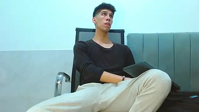 jhony-sex online show from July 2026 07:12:01 AM