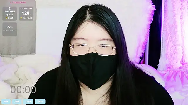 Snapshot of Kara-Nuna chatting on July 2026 01:05:02 AM Kara-Nuna online show from July 2026 01:05:02 AM