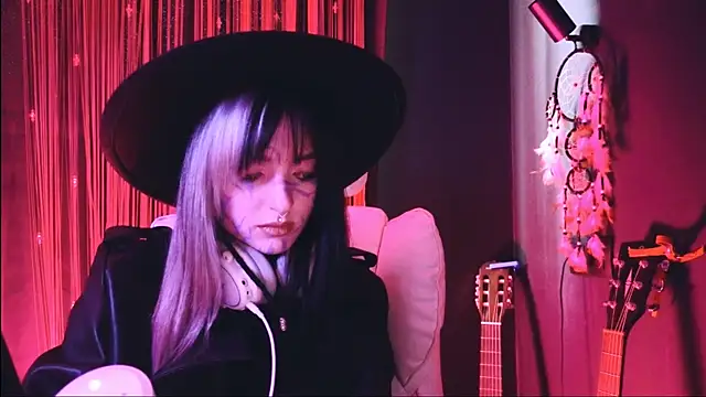 Avi Nile online show from November 2025 04:36:01 AM