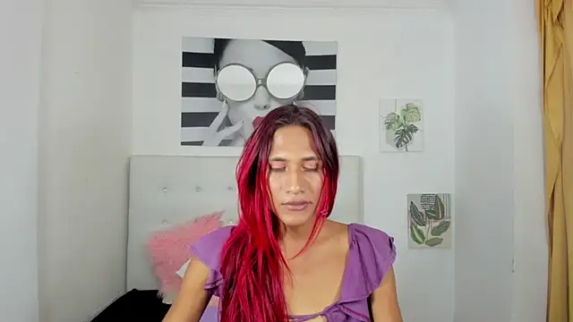 Brisahott online show from October 2025 08:31:01 PM