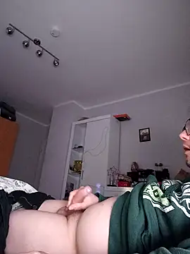 larsgessner30 online show from December 2025 02:16:02 AM