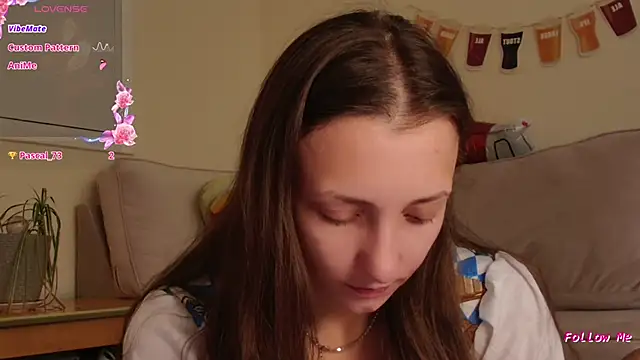 Milky flexy cat online show from September 2025 12:09:01 PM