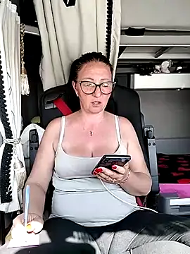 cuplubijoanna online show from April 2026 01:51:02 PM