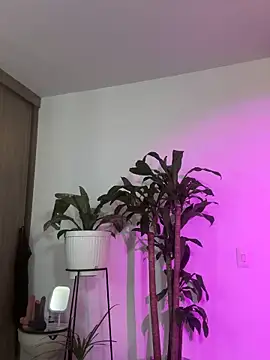 rossth1 online show from September 2025 03:23:01 PM