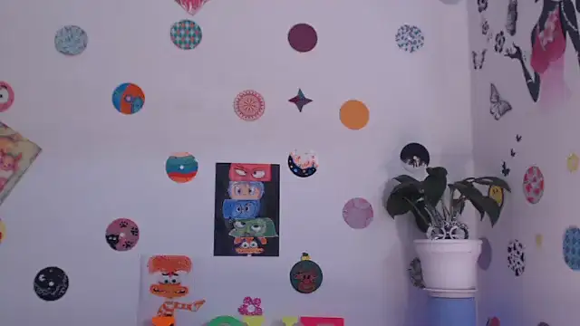 Snapshot of Yaumiko chatting on January 2025 04:42:01 PM Yaumiko online show from January 2025 04:42:01 PM