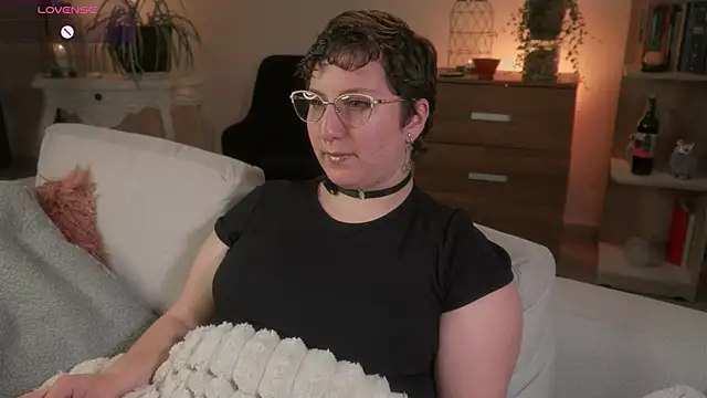 Snapshot of Ximenna_Cruz chatting on November 2025 11:21:02 PM Ximenna Cruz online show from November 2025 11:21:02 PM