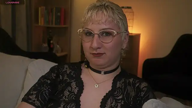 Snapshot of Ximenna_Cruz chatting on December 2025 12:19:01 AM Ximenna Cruz online show from December 2025 12:19:01 AM