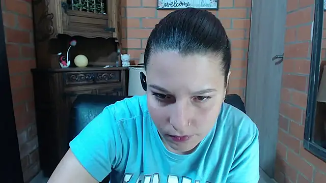 alexia 87 online show from November 2025 01:40:01 AM