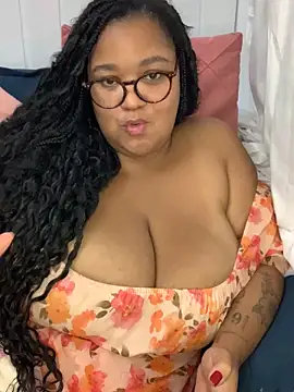Snapshot of SweetLizzyBBW chatting on June 2026 02:58:02 AM SweetLizzyBBW online show from June 2026 02:58:02 AM