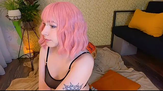 EmmyAmbros online show from November 2025 12:02:01 AM