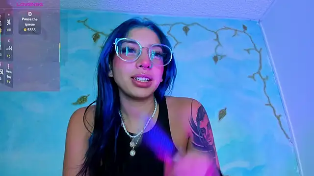 SaturnooStonee online show from February 2026 02:32:01 AM