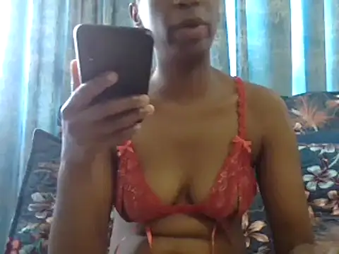 Snapshot of AfricanPrincesss2 chatting on January 2025 08:41:01 AM AfricanPrincesss2 online show from January 2025 08:41:01 AM