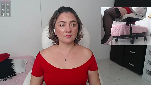 Snapshot of ana_milf chatting on December 2024 03:00:02 PM ana milf online show from December 2024 03:00:02 PM