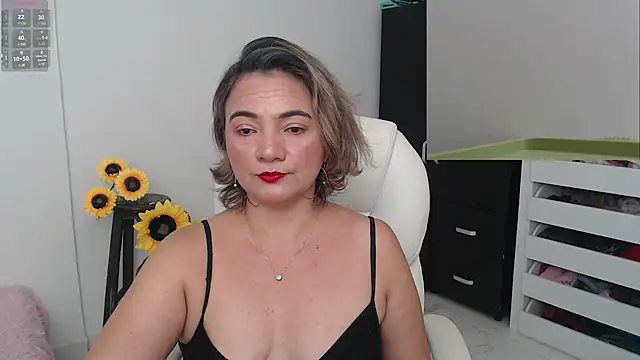 Snapshot of ana_milf chatting on December 2024 01:09:02 PM ana milf online show from December 2024 01:09:02 PM