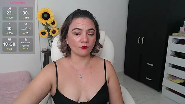 Snapshot of ana_milf chatting on December 2024 02:04:01 AM ana milf online show from December 2024 02:04:01 AM