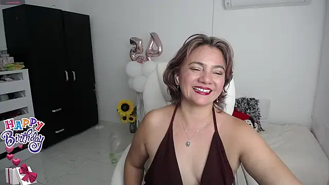 Snapshot of ana_milf chatting on January 2025 01:48:01 AM ana milf online show from January 2025 01:48:01 AM