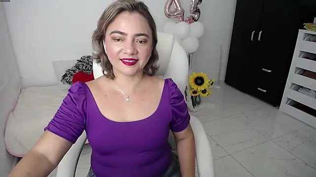 Snapshot of ana_milf chatting on January 2025 11:17:01 AM ana milf online show from January 2025 11:17:01 AM