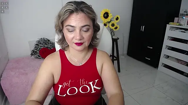 Snapshot of ana_milf chatting on February 2025 11:10:02 AM ana milf online show from February 2025 11:10:02 AM
