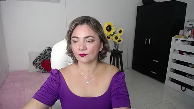 Snapshot of ana_milf chatting on February 2025 11:22:01 AM ana milf online show from February 2025 11:22:01 AM