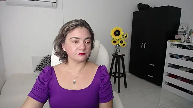 Snapshot of ana_milf chatting on March 2025 12:01:02 PM ana milf online show from March 2025 12:01:02 PM