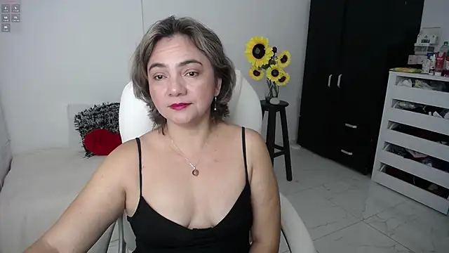 Snapshot of ana_milf chatting on March 2025 12:47:01 PM ana milf online show from March 2025 12:47:01 PM